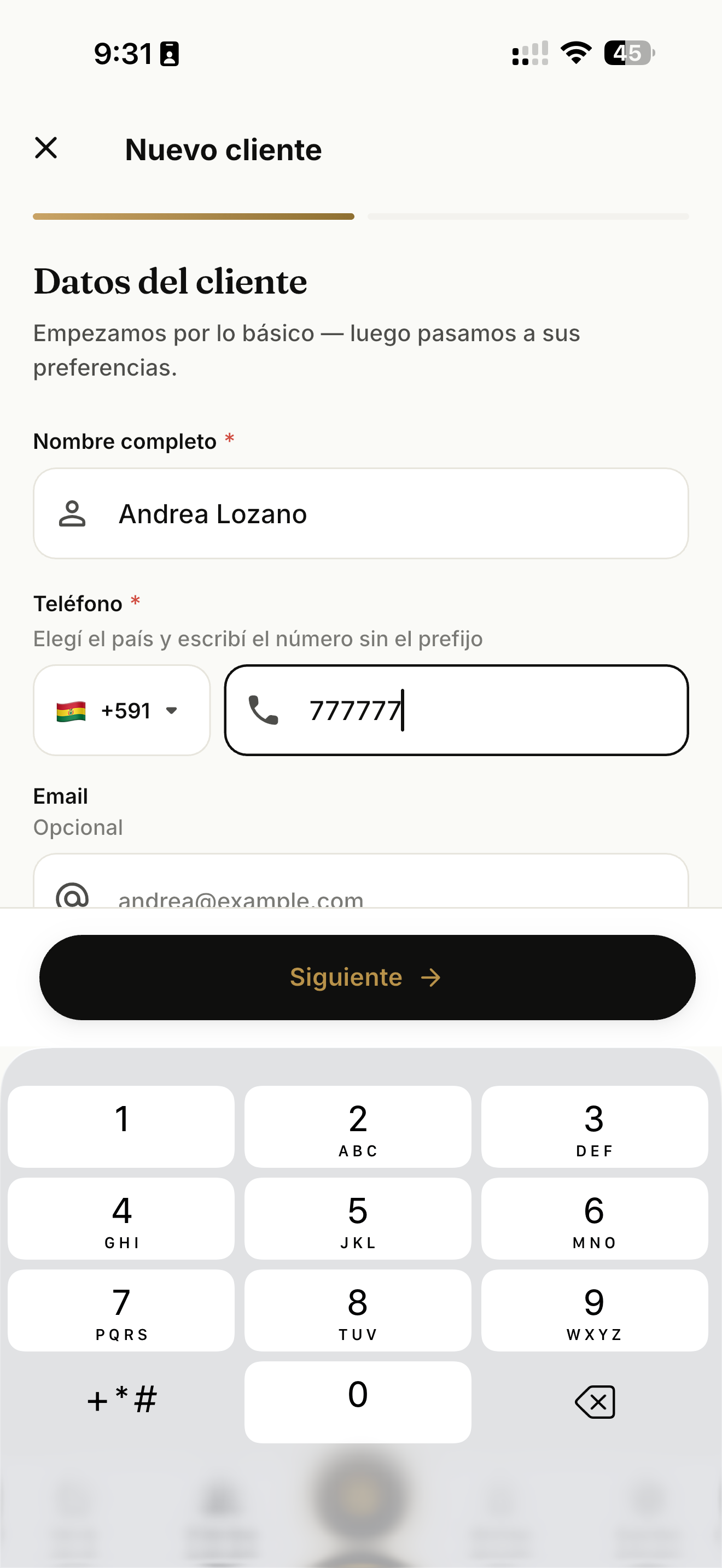 Vista de detalle de un cliente con su historial y propiedades coincidentes